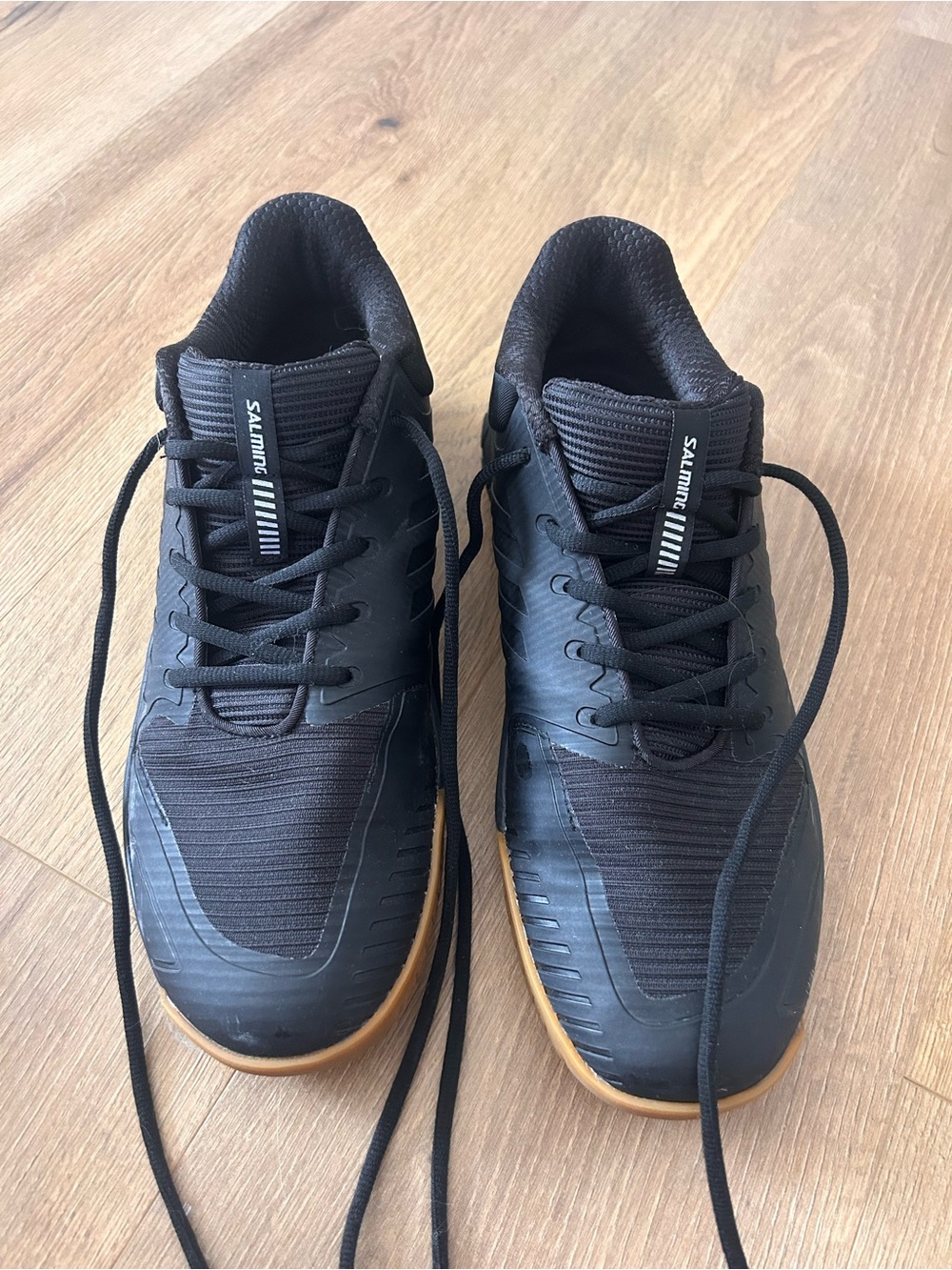 Salming Men's Athletic Court Shoes in Black with Gum Sole